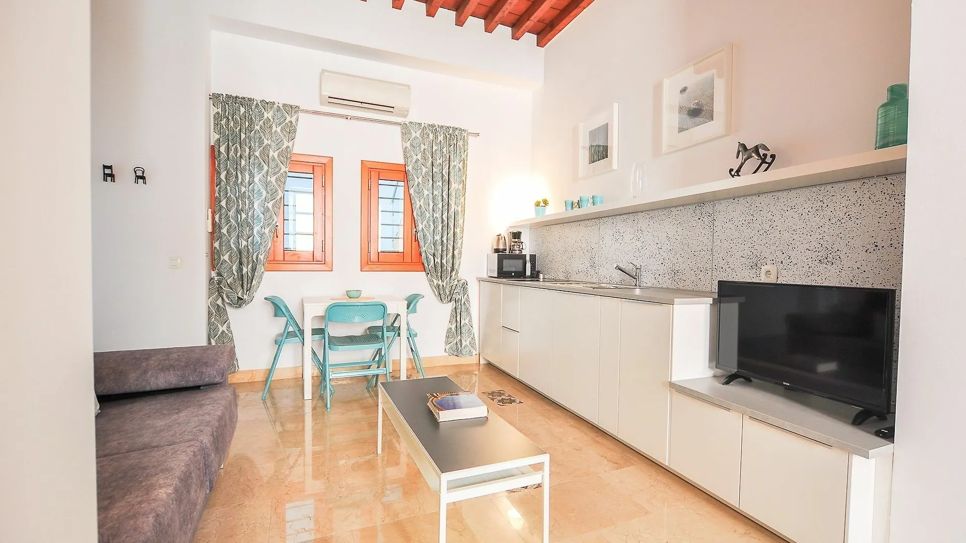 Renthas Vid Loft Apartment Malaga