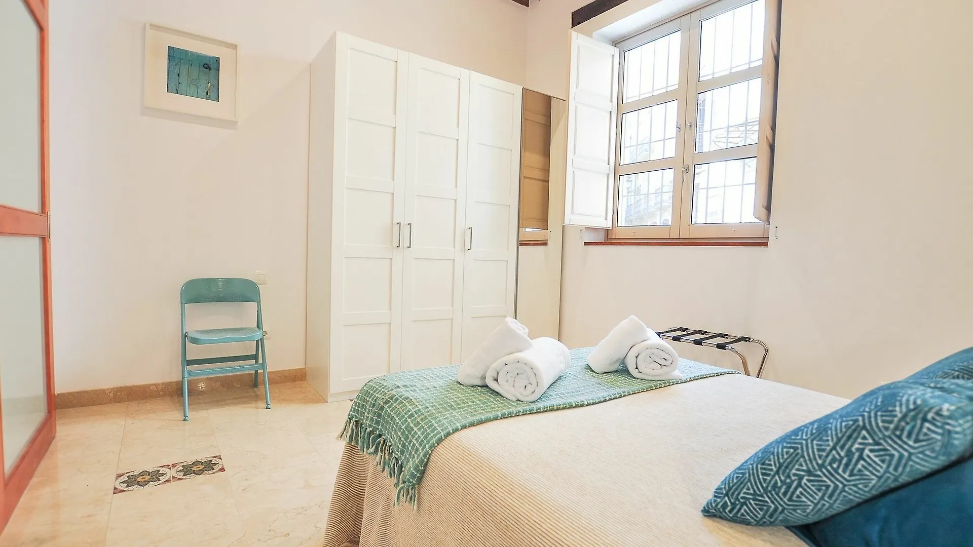 Renthas Vid Loft Apartment Malaga Spain